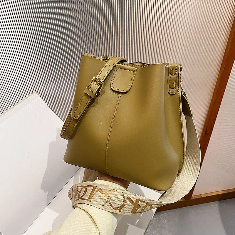 Tracy  Einfache Bucket Bags mit breiten Schulterriemen